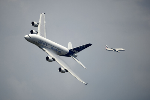 Airbus và Boeing ganh đua tại Farnborough ảnh 1